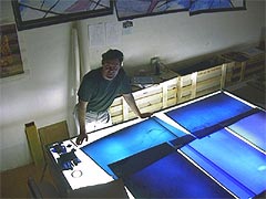 image, John Clark at Derix Glasstudio.