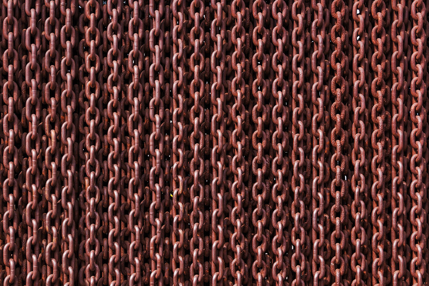 A wall made of chains