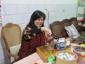 Chushan Tea Master, Pouring
