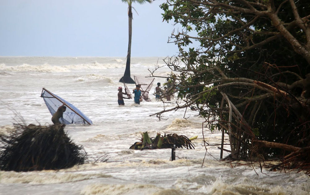 Fishing in coastal Bangladesh