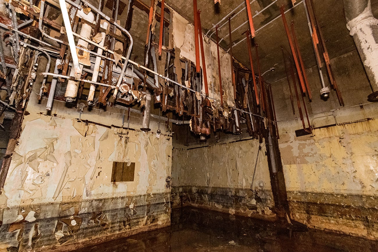 Room with water and decay