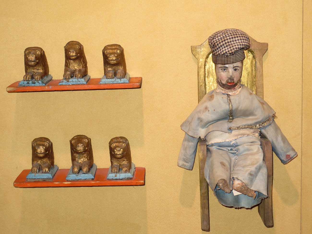 Figurines