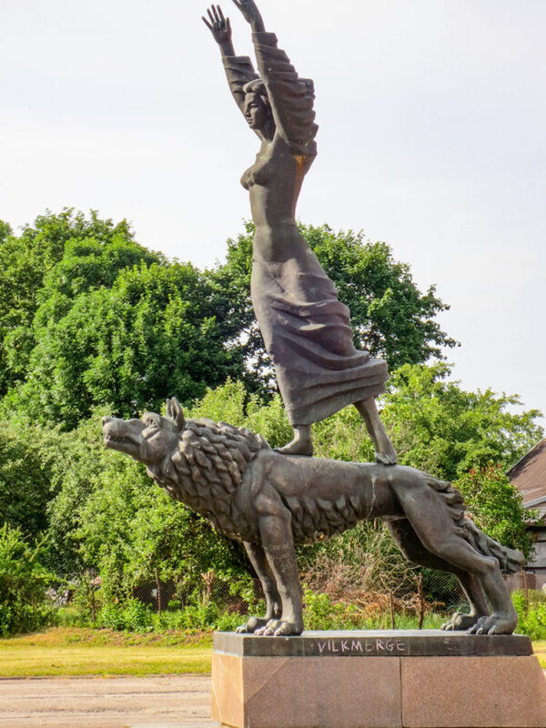 Monument to Vilkmergė