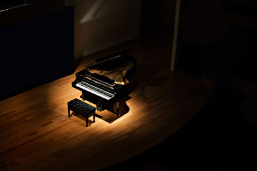 Grant piano on stage