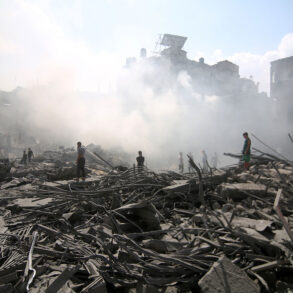 Palestinians look for survivors after bombing in Gaza