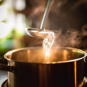 Steaming pot and ladle