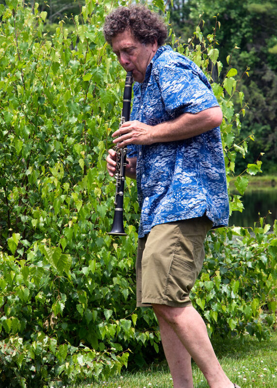 David Rothenberg plays clarinet