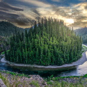 River bend in Idaho mountains