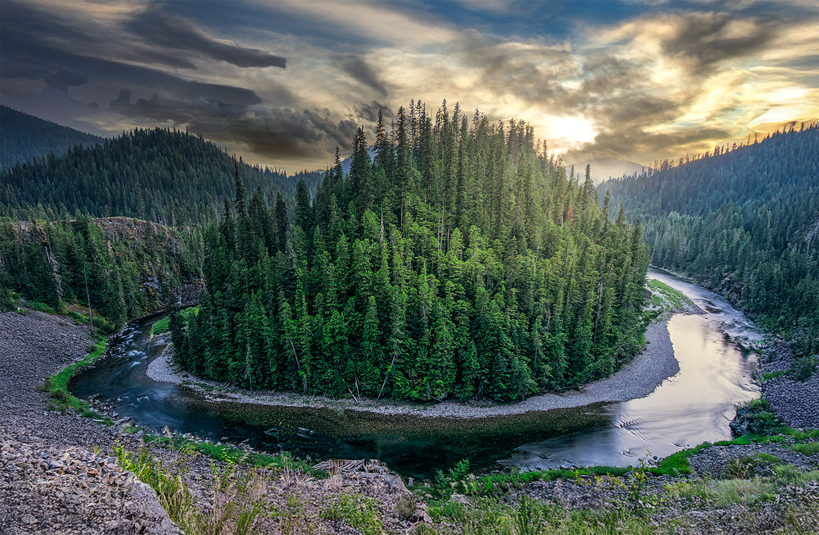 River bend in Idaho mountains