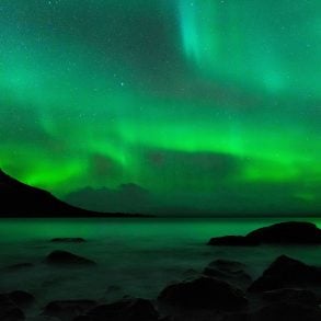 Northern lights and sea