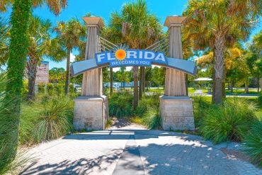 Florida Welcomes You sign at rest stop