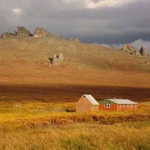 The tors and bunkhouse at Serptentine Hot Springs