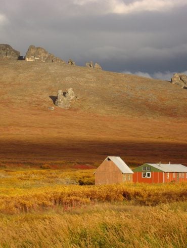 The tors and bunkhouse at Serptentine Hot Springs